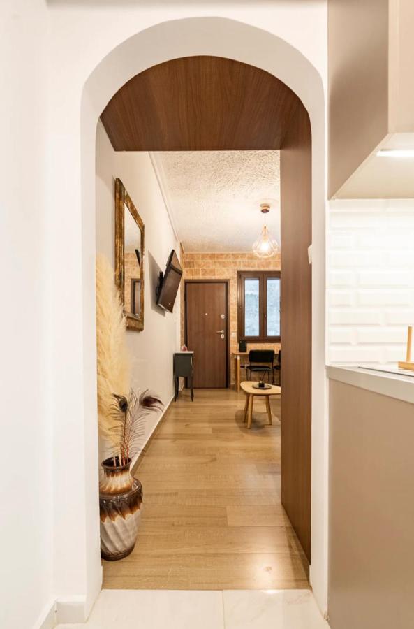 Cute Tiny Apartment In The Heart Of Flisvos Афины Экстерьер фото