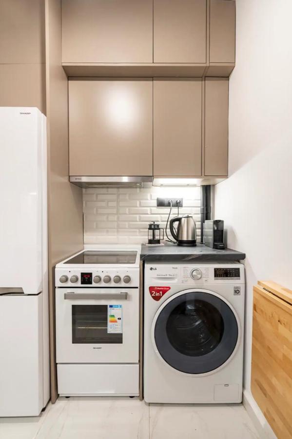 Cute Tiny Apartment In The Heart Of Flisvos Афины Экстерьер фото