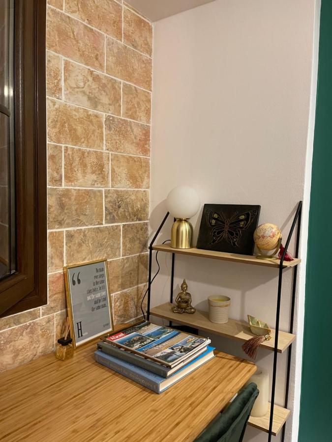 Cute Tiny Apartment In The Heart Of Flisvos Афины Экстерьер фото