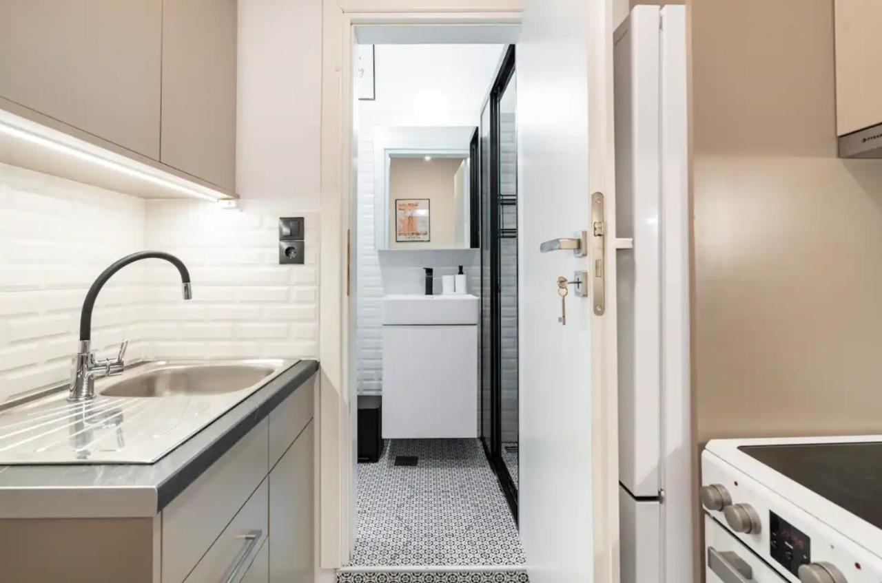 Cute Tiny Apartment In The Heart Of Flisvos Афины Экстерьер фото